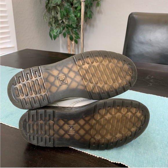 Dr. Martens white combat boots. Size 7 ladies - Picture 3 of 6